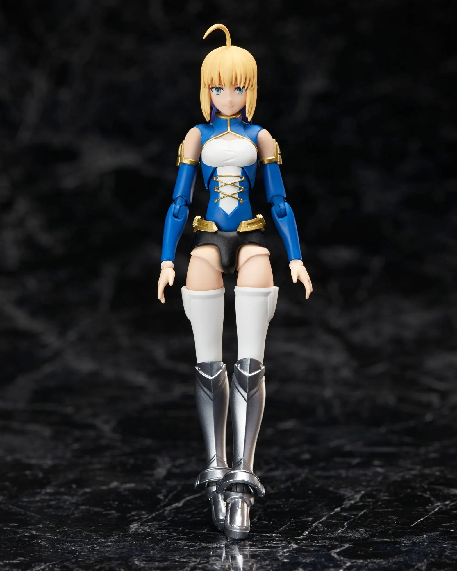 Bandai Armor Girls Project AGP Saber Altria Pendragon and Variable Excalibur Fate/Grand Order Action Figure