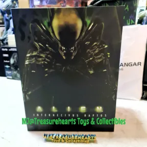 Internecivus Raptus Alien Statue